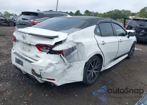 2022 Toyota Camry Se z USA, uszkodzony, nr VIN 4T1T11AK4NU641826